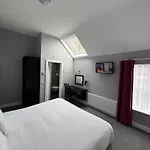 Budget Accommodation Listowel Town Centre Pensión