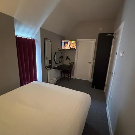 Guest house The Horseshoe Bar Townhouse