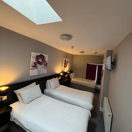 Guest house The Horseshoe Bar Townhouse *